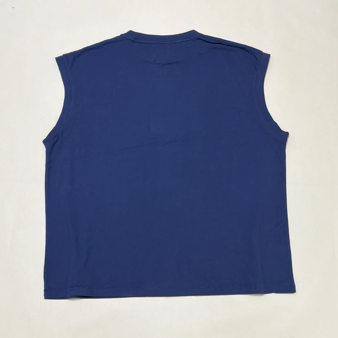 GALLERY DEPT. AUGI SLEEVELESS TEE/VINTAGE BLACK/NAVY/WHT English pocket sleeveless vest TEE Washed black/navy blue/white S-XL Same as the original version Super comfortable summer brushed lightweight material No sense of comfort on the upper body Loose and crisp fit Comfortable and breathable